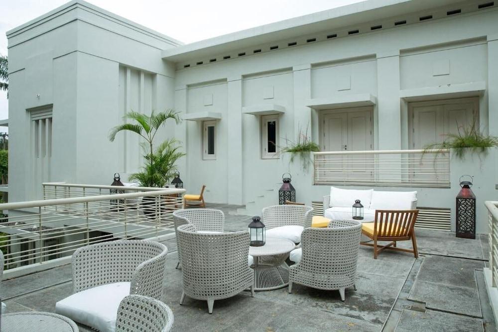 The Shalimar Boutique Hotel Malang Exterior foto